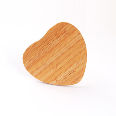 O coração dá forma à almofada de carregamento sem fio de bambu 10W de carregamento rápido 15W para o telefone
