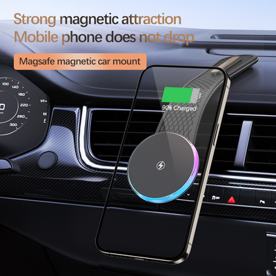 Carregador sem fio montado no veículo com aspiração magnética para carregamento estável em movimento