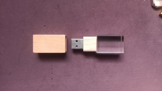 Carregador USB de cristal personalizado com opções de logotipo a laser -50°C 80°C Temperatura do ambiente