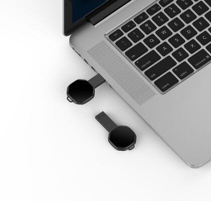 Memória usb de luz LED capaz de operação de menos 50 a mais 80 graus Celsius ideal para manipulação de dados de temperatura extrema