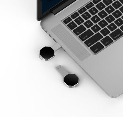 Memória usb de luz LED capaz de operação de menos 50 a mais 80 graus Celsius ideal para manipulação de dados de temperatura extrema