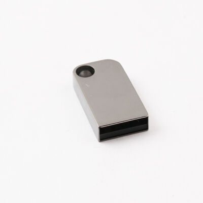 A mini unidade flash USB com furo pode colocar chaveiro de metal USB Flash Drive pode personalizar o logotipo do laser