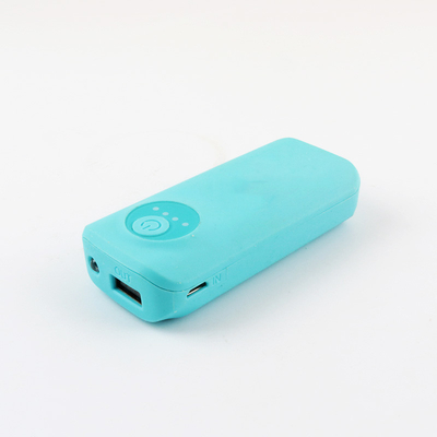 Bateria portátil plástica do íon do banco 2400MAH 18650 Li do poder da luz do diodo emissor de luz