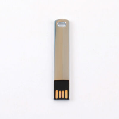 Graduado A Memória completa suporte de memória USB de metal logotipo personalizado opções de marca personalizáveis ideais para fins de marketing e fins